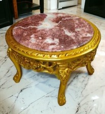 Une table Basse Style Louis XV Dorée en Bois de Hêtre Sculpté avec Marbre Rouge