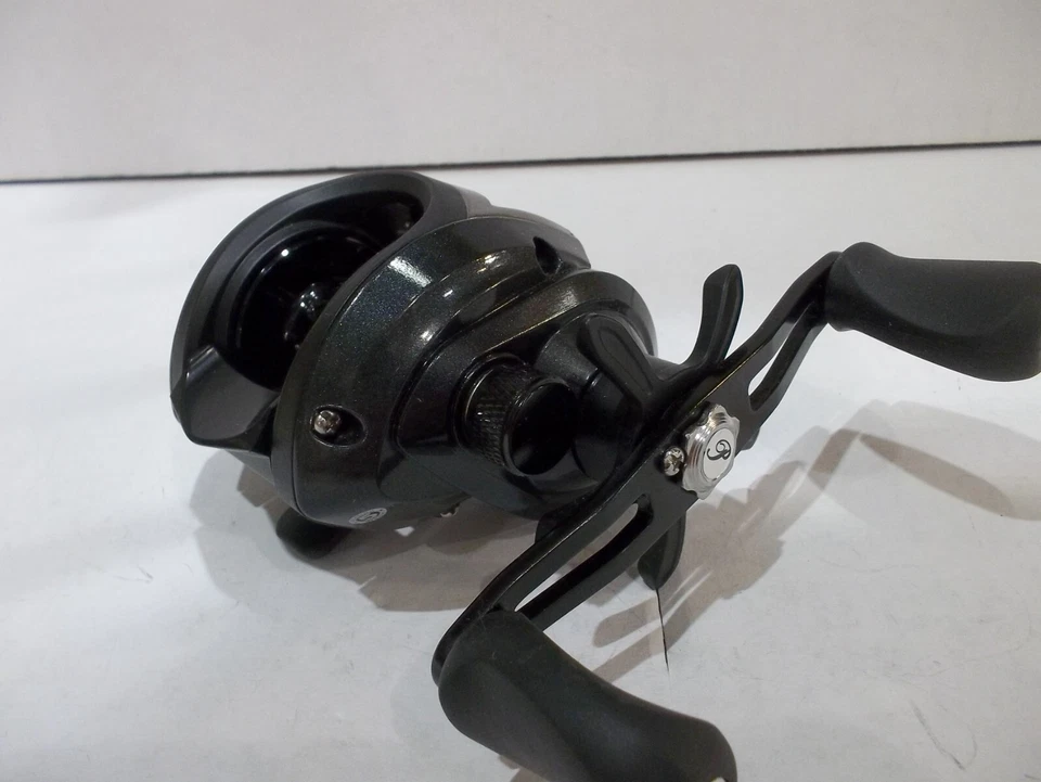 Carrete de cebo Pflueger Nighthawk mano derecha bajo perfil nuevo combo apagado Foto 2 de 4