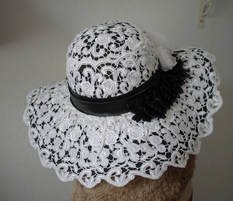 Designer Lace Wide Brim Kentuckey Derby Sun Hat in Black and White - Image 3 of 4