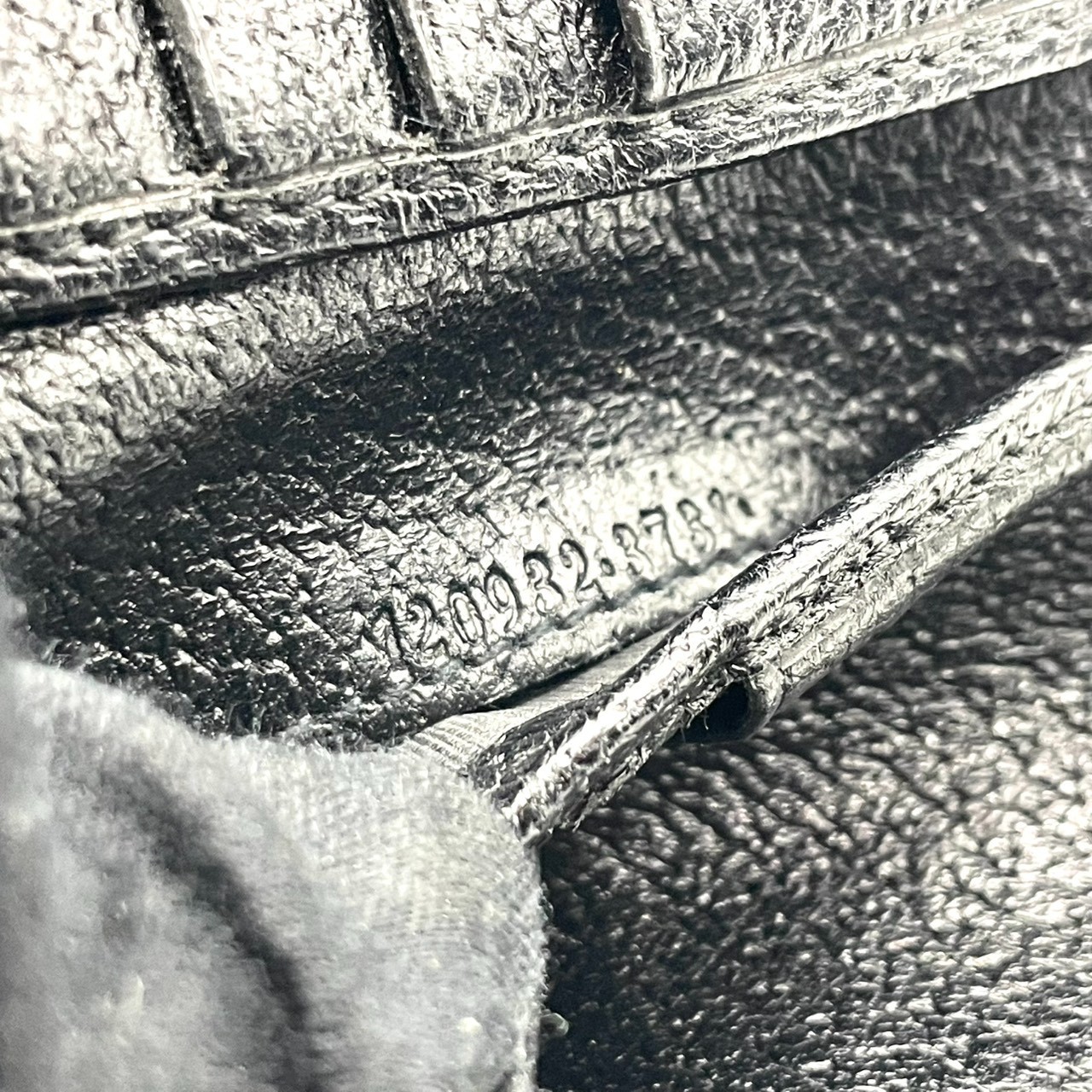 Authentic GUCCI Eclipse Leather Tri-Fold Wallet W… - image 17