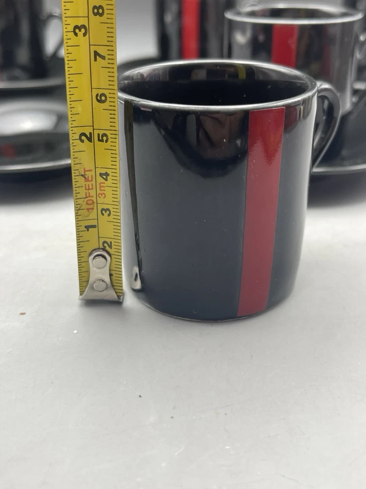 Juego de tazas y platillos espresso de porcelana vintage negros y rojos Foto 4 de 4