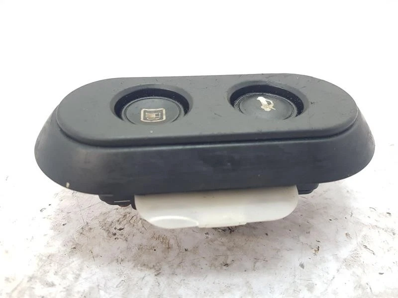 Ferrari California 2009 encendido 1 tapa de combustible e interruptor de liberación de tapa del maletero Foto 2 de 4