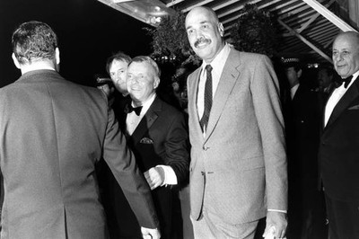 Frank Sinatra arrives at the Royal Albert Hall in September 1984 Old Photo 2