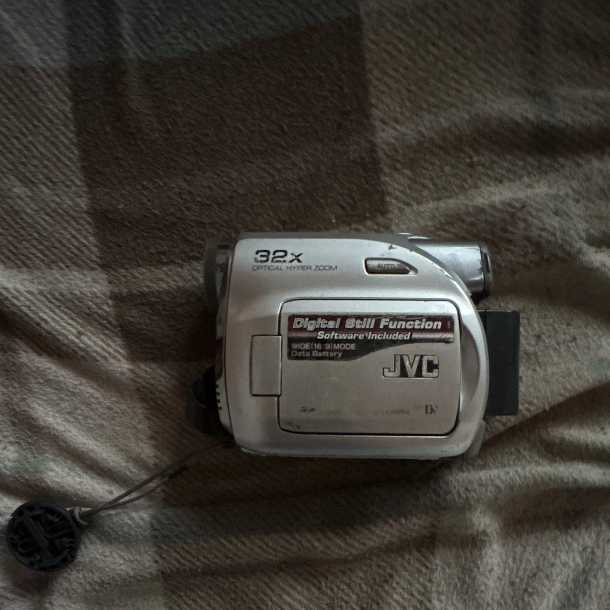 JVC MiniDV Removable Storage (Card/Disc/Tape) Camcorders | Updated