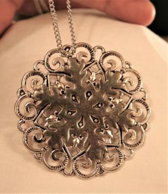 Lovely Large Openwork Swirled Silvertone Speckled Enamel Snowflake Necklace Pin
