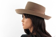 Vintage Womens Classic Lite Felt Beige Hat