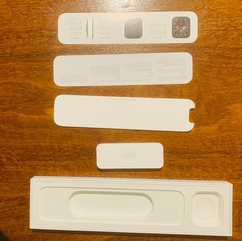 Genuine Apple Sports Band for Apple Watch Series SE - 44mm - In original box - Picture 5 of 14