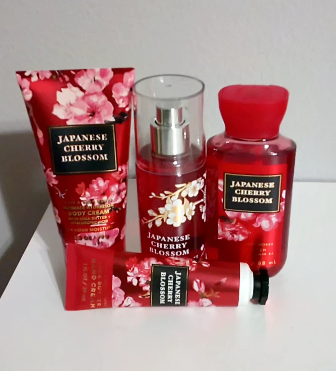 Mini conjunto e bolsa de presente Bath &Body Works Japanese Cherry Blossom eau de parfum 1,7 oz - Imagem 4 de 4
