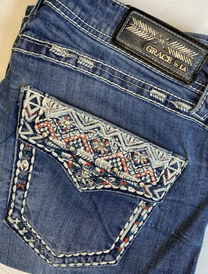 Pantalones de mezclilla para mujer Grace in LA 29 pedrería rojos plateados azules adornados Foto 2 de 4