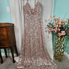 Taylor Women's Sequin Embellished Rosette Sleeveless Rose Gold Gown Sz 16 $248