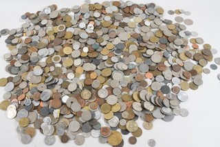 Q19S45 Konvolut alte Münzen verschiedene Währungen