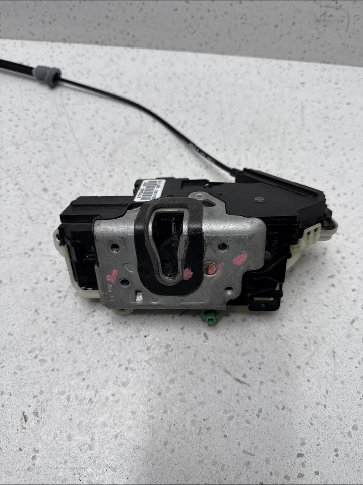 2018 FORD Explorer Front Left Door Latch Foto 3 de 4