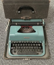 Underwood Golden Touch Portable Typewriter With Case Turquoise Untested thumbnail