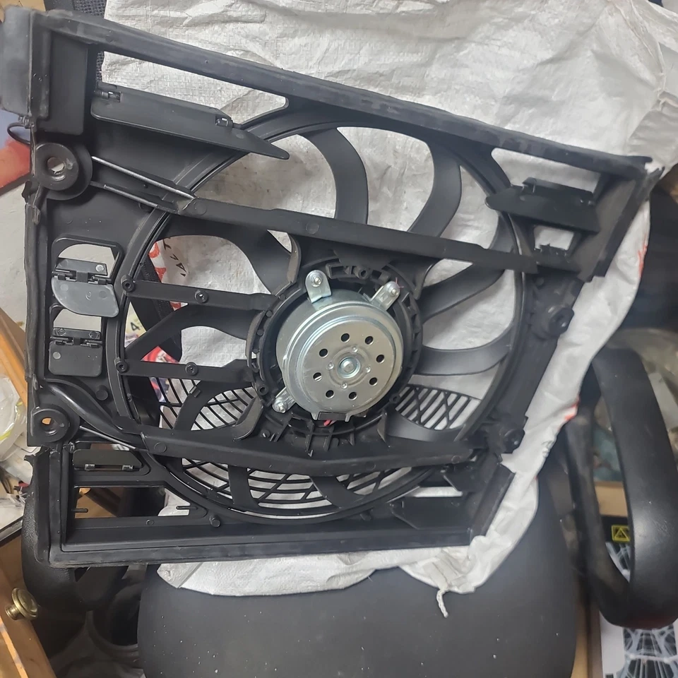 Conjunto de ventilador de refrigeración del radiador del motor para BMW 740i/740iL/750iL 1996-1998 621-209 Foto 4 de 4