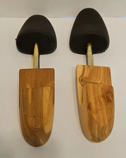 Shoe Tree Rochester Shoe Tree Company/Ashland N.H. Cedar Heel/Foam Front