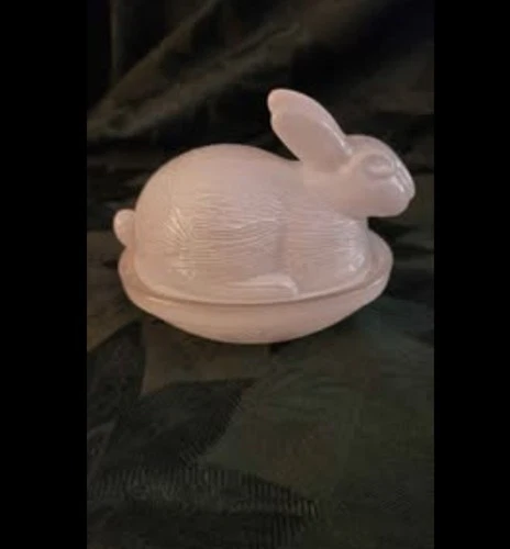 Vintage White Opal Milk Glass Bunny Rabbit Candy Dish On Nest excellent