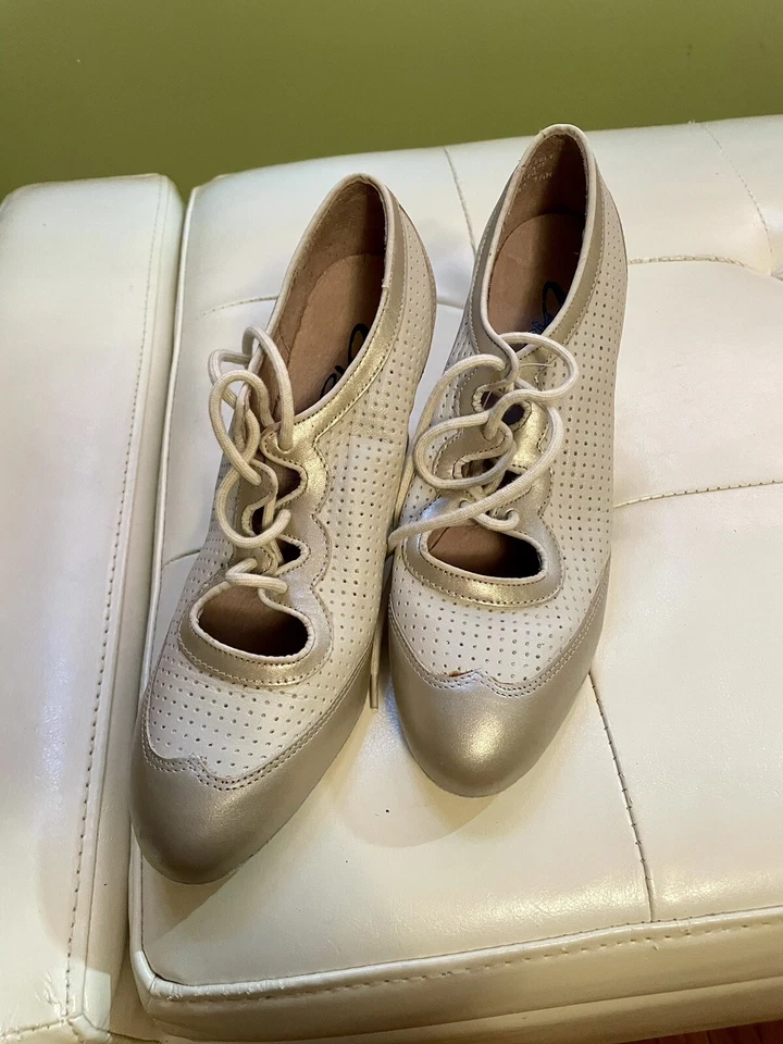 RARO Zapatos de Vestir Vintage Años 80 CAPEZIO Estilo Abuela 2 Tonos Con Cordones Punta de Ala 7.5 Foto 3 de 4