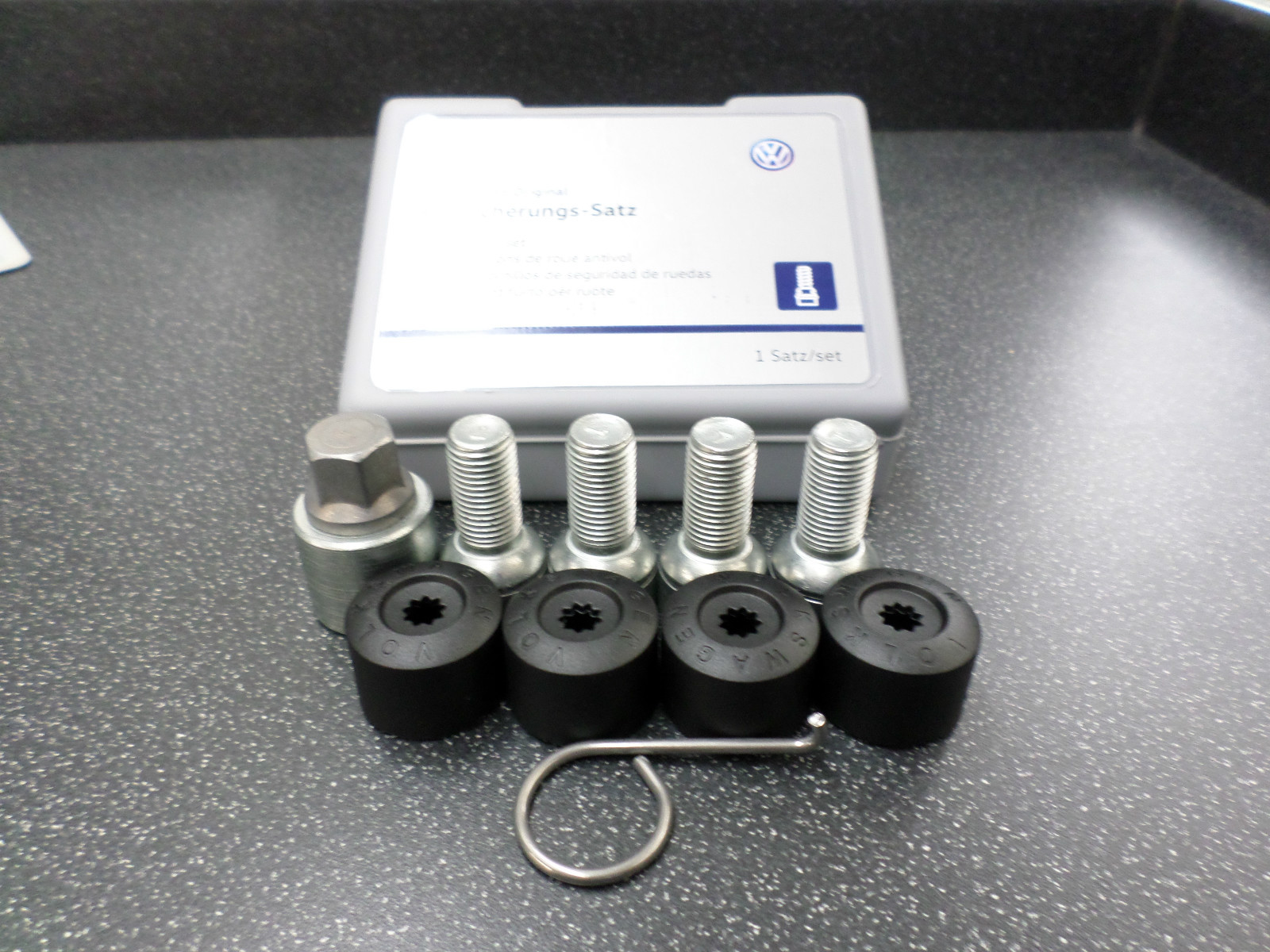 Genuine Volkswagen VW locking wheel bolt set 5Q0698137 eBay