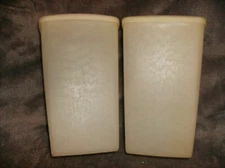 VINTAGE TUPPERWARE SET OF 2 LARGE 8 CUP FRIDGE FREEZER CONTAINERS WITH LIDS