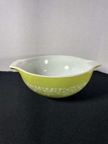 Vintage Pyrex 443 Spring Blossom Green Crazy Daisy Cinderella Mixing Bowl 2.5 QT