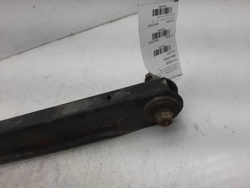 Brazo de control inferior trasero 11-19 Cadillac Escalade 22868629 Foto 2 de 4