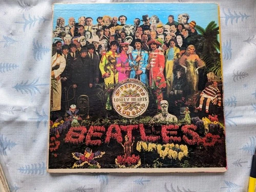 The Beatles Sgt. Pepper's Lonely Hearts Club Band  Capital Records MAS-2653