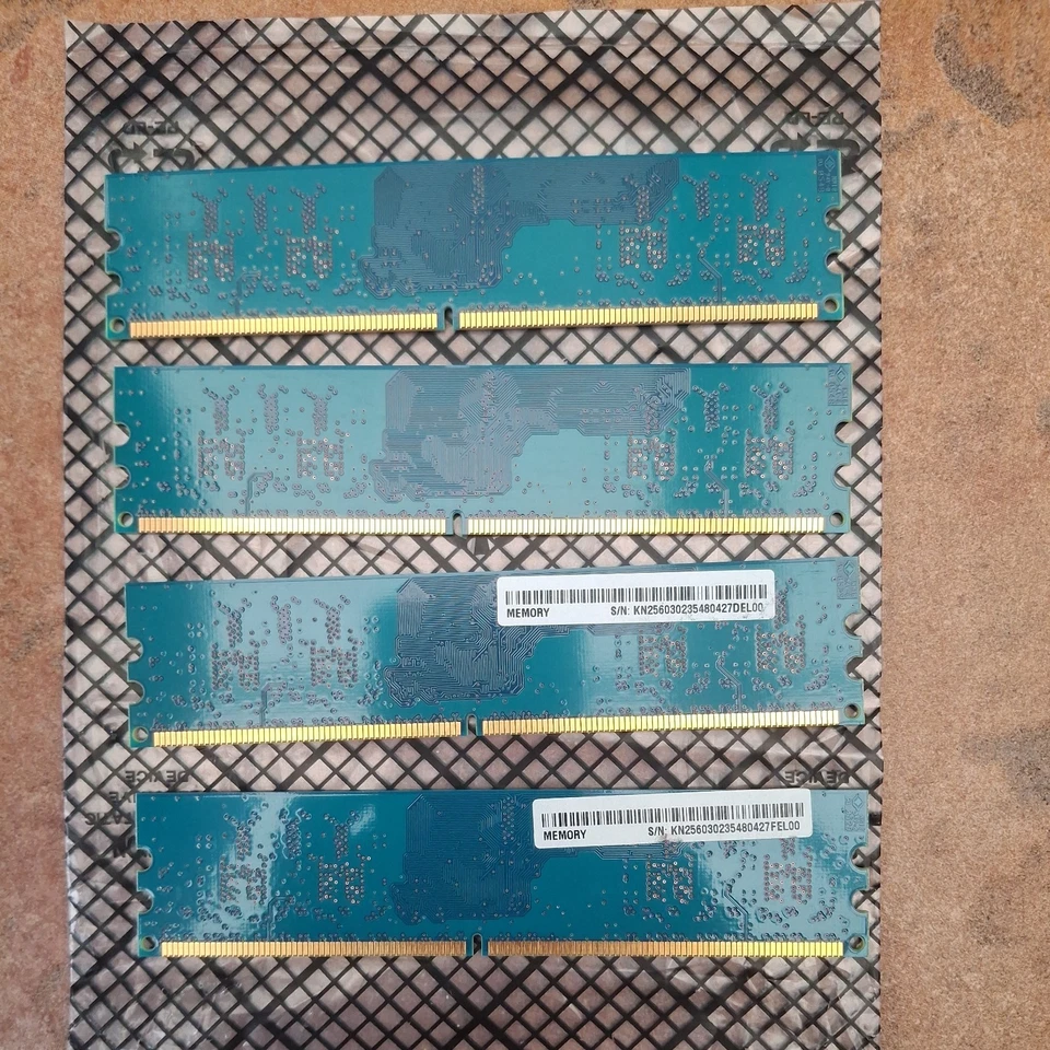 1GB (4x256MB) Nanya NT256T64UH4A0FY-37B PC2-4200U 533Mhz 240pin DIMM Memory RAM - Image 2 of 2