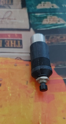 Resetschalter für den Commodore 1541 Diskettenlaufwerk (classic 8-bit) Black