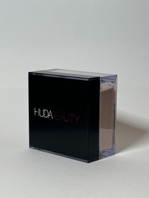 HUDA BEAUTY Easy Bake Blurring Loose Baking & Setting Powder-PEACH PIE FULL SIZE
