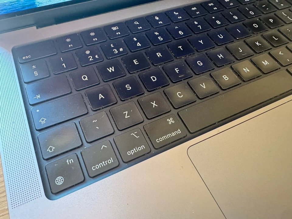 Apple MacBook Pro 14" M3 · 16GB · 2TB, photo 3 of 5