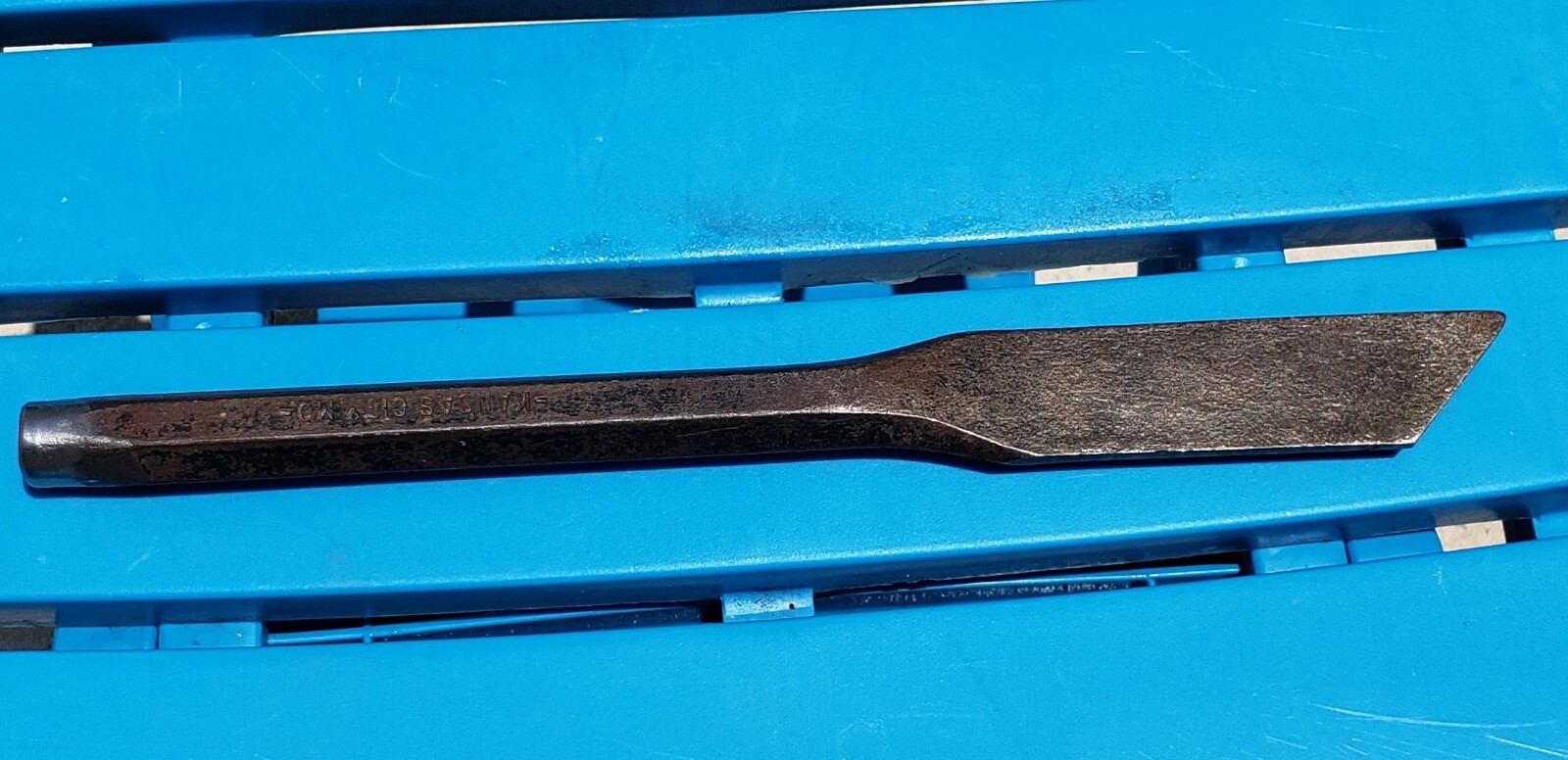 Vintage Goldblatt Tool Co Cape Chisel About 11/16" Wide and 107/8