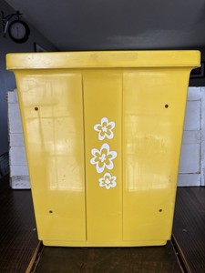Vtg MCM Yellow Plastic Clothes Hamper/Basket w/Lid 16x13x10