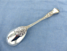 AN ANTIQUE  STERLING SILVER  FOX HUNT PATTERN SERVING SPOON LONDON 1876.