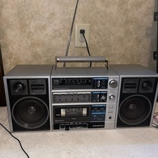 Sanyo C30 Boombox AM/FM Radio Cassette Player Detachable Speakers Vintage Tested