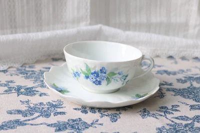 A. Giraud & Cie Limoges Teetasse mit UT Vergissmeinnicht, handbemalt, Frankreich - Bild 1 von 4