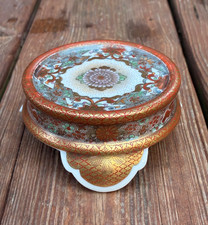 JAPANESE KUTANI PORCELAIN STAND, MEIJI.