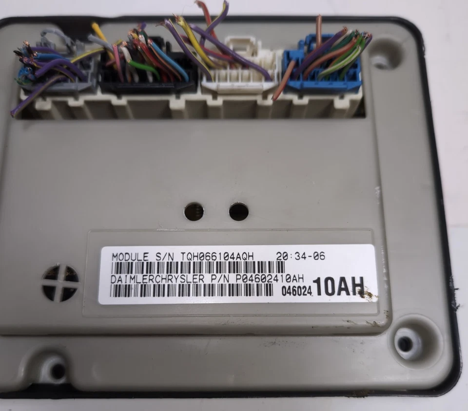 Módulo de control de carrocería BCM Dodge Intrepid o Chrysler 300M 2002 P04602410AH Foto 2 de 4