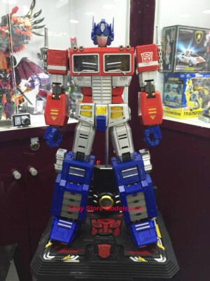 ART STORM ULTIMETAL UM-01 Optimus Prime Action Figure Collection