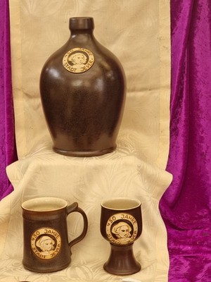 1 Schankkrug, 1 Bierkrug & 1 Trinkbecher 450 Jahre Stadt Jever Baumfalk Keramik