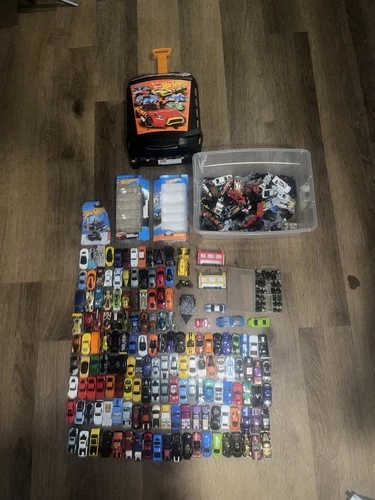 Lot Of 200+ 70's - 2020’s hotwheels cars + carrying case and parts