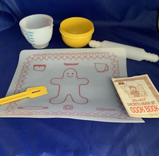 Tupperware Tupper Toys Mini Mix It Childens Baking Set 1979 NOT Complete