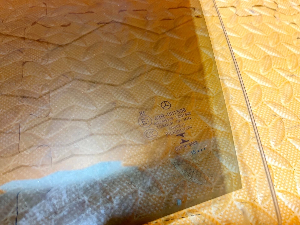 15-21 MERCEDES-BENZ C300 W205 FRONT LEFT DRIVER DOOR WINDOW GLASS TINTED OEM - Image 2 of 3