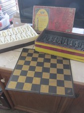 Vintage ES Lowe Coronation Chess Set 1973 - L...
