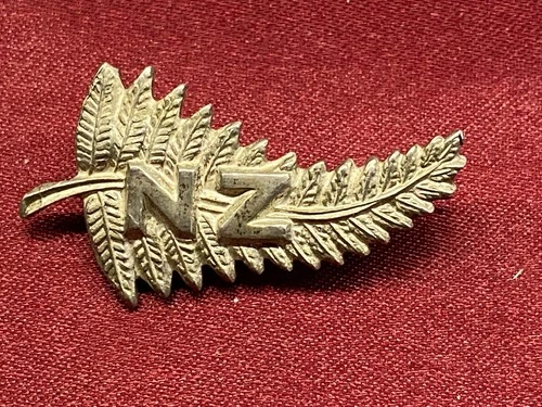 WW1/2 NZ New Zealand Infantry Fern Sweetheart Brooch w/fixing JR Gaunt