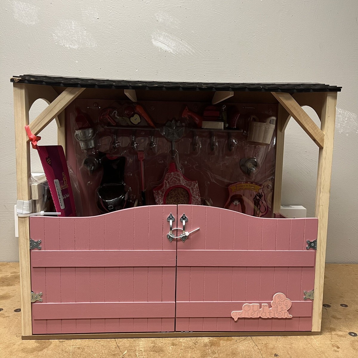 Our Generation Saddle Up Stables Horse Barn for 18 Doll