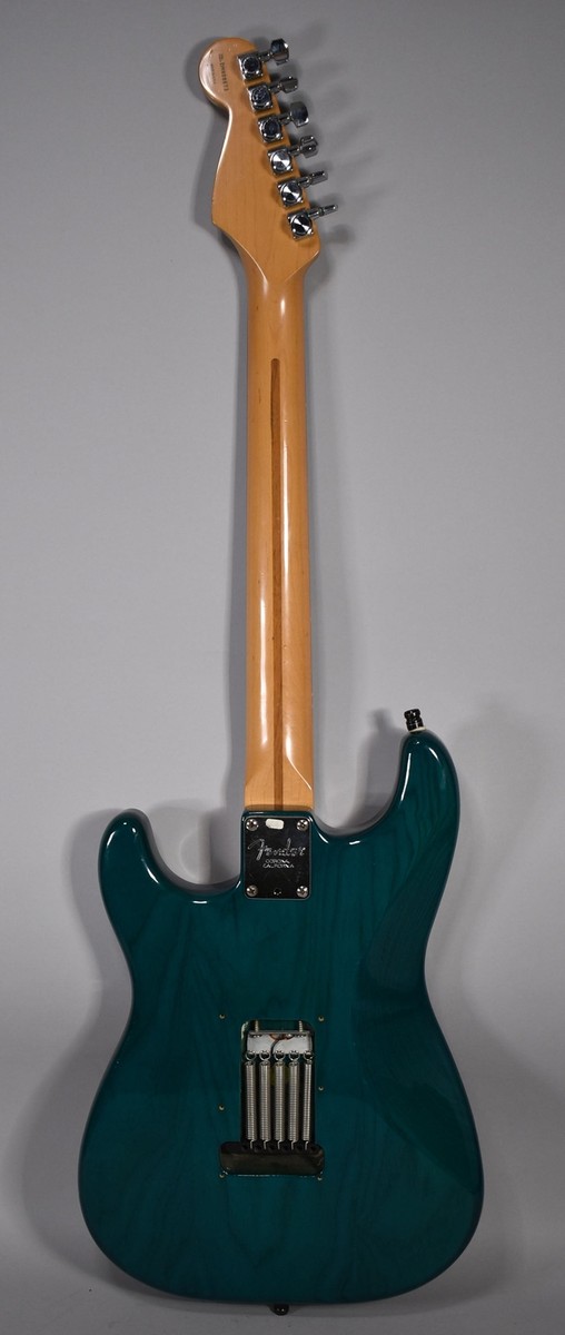 Fender Stratocaster アメリカンデラックス Gear Review: 1998 Fender American Deluxe Stratocaster