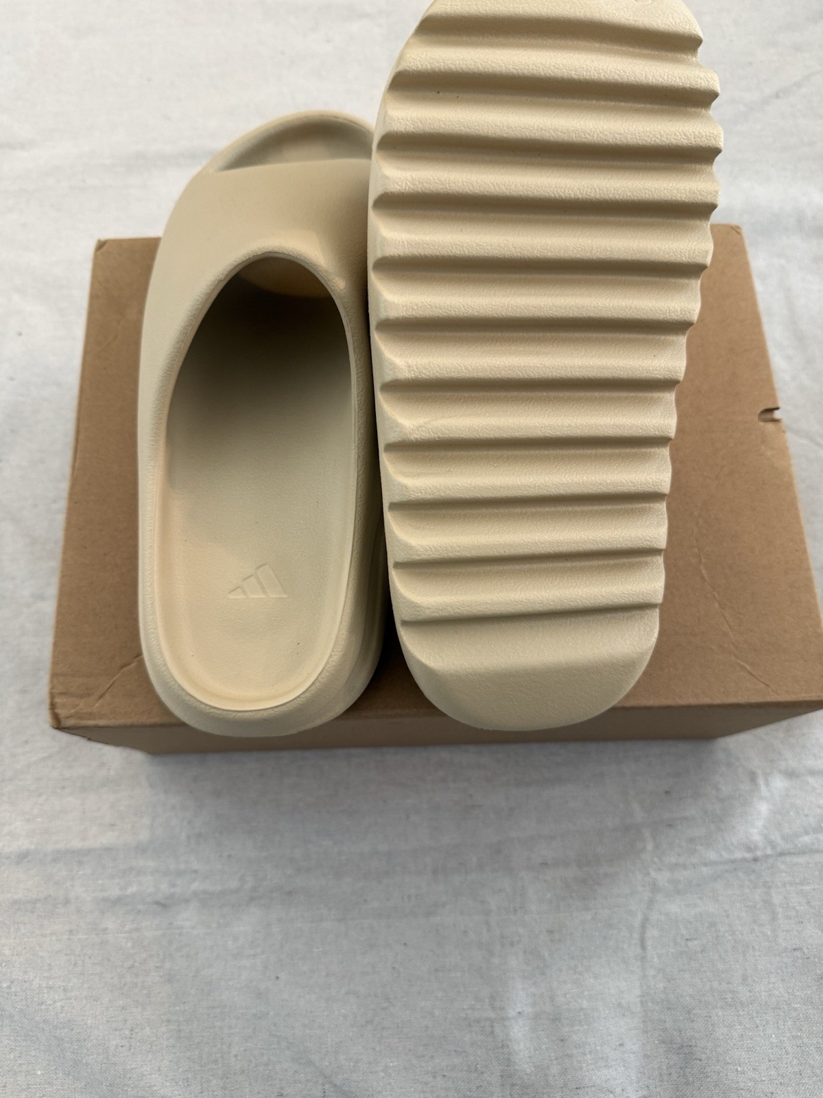 Adidas Yeezy Slides ‘bone’ Men Size 10 US thumbnail 4