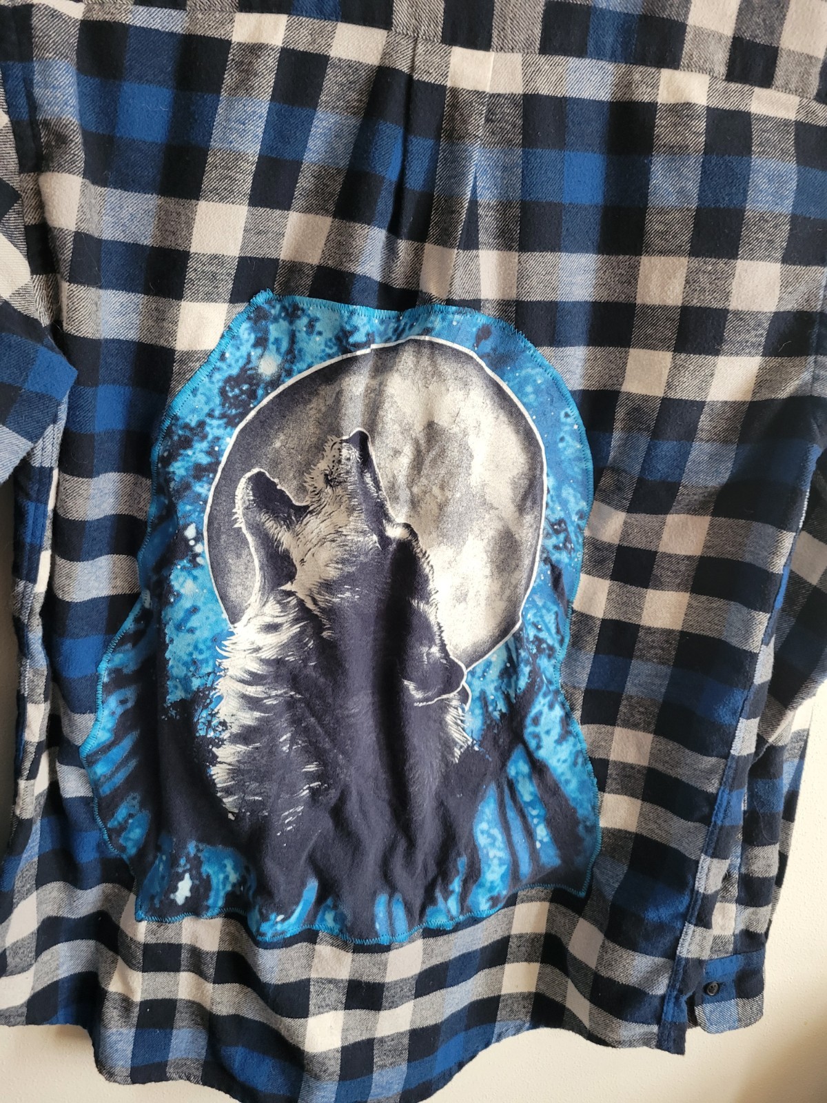 Wolf Patchwork upcycled flannel Mens Medium Blue - image 8