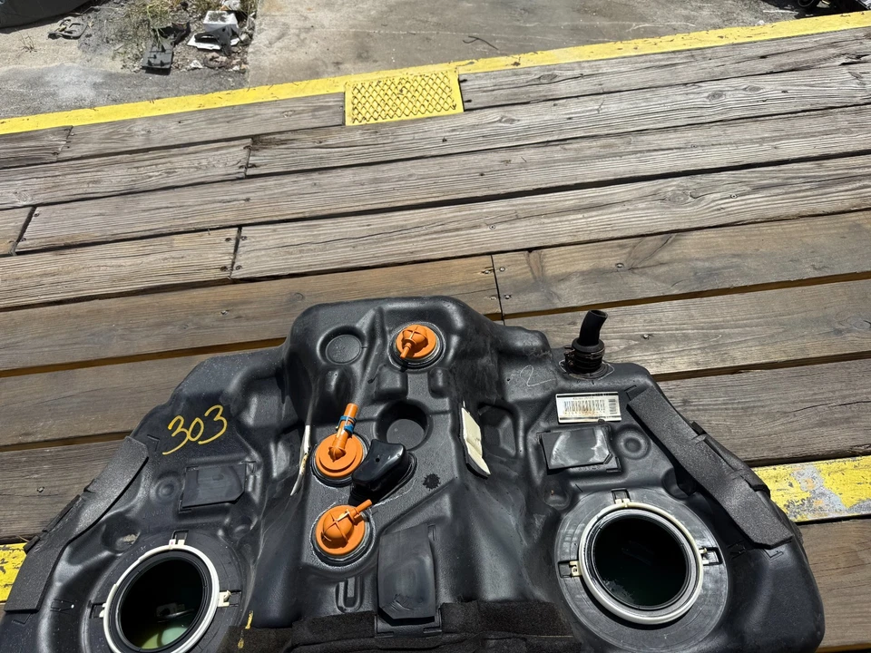 09-11 MAZDA RX8 RX-8 - MONTAJE TANQUE DE COMBUSTIBLE GASOLINA - FÁBRICA ORIGINAL 303 Foto 4 de 4