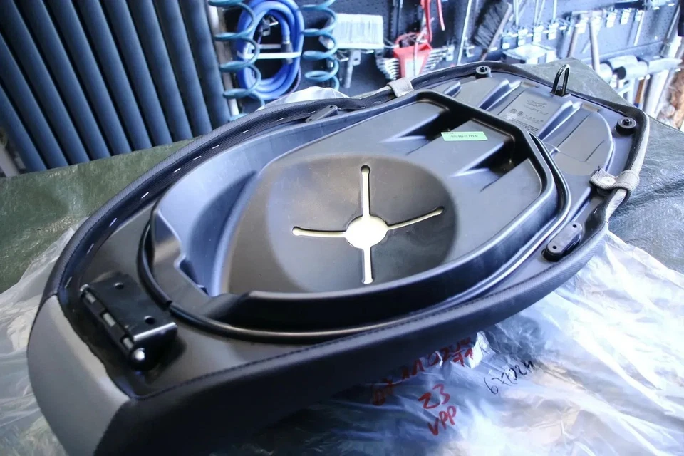 Sitzbank NEU Sonderedition 672024 Piaggio NRG 50 Power (ab 2004) Seat Sella - Bild 4 von 4